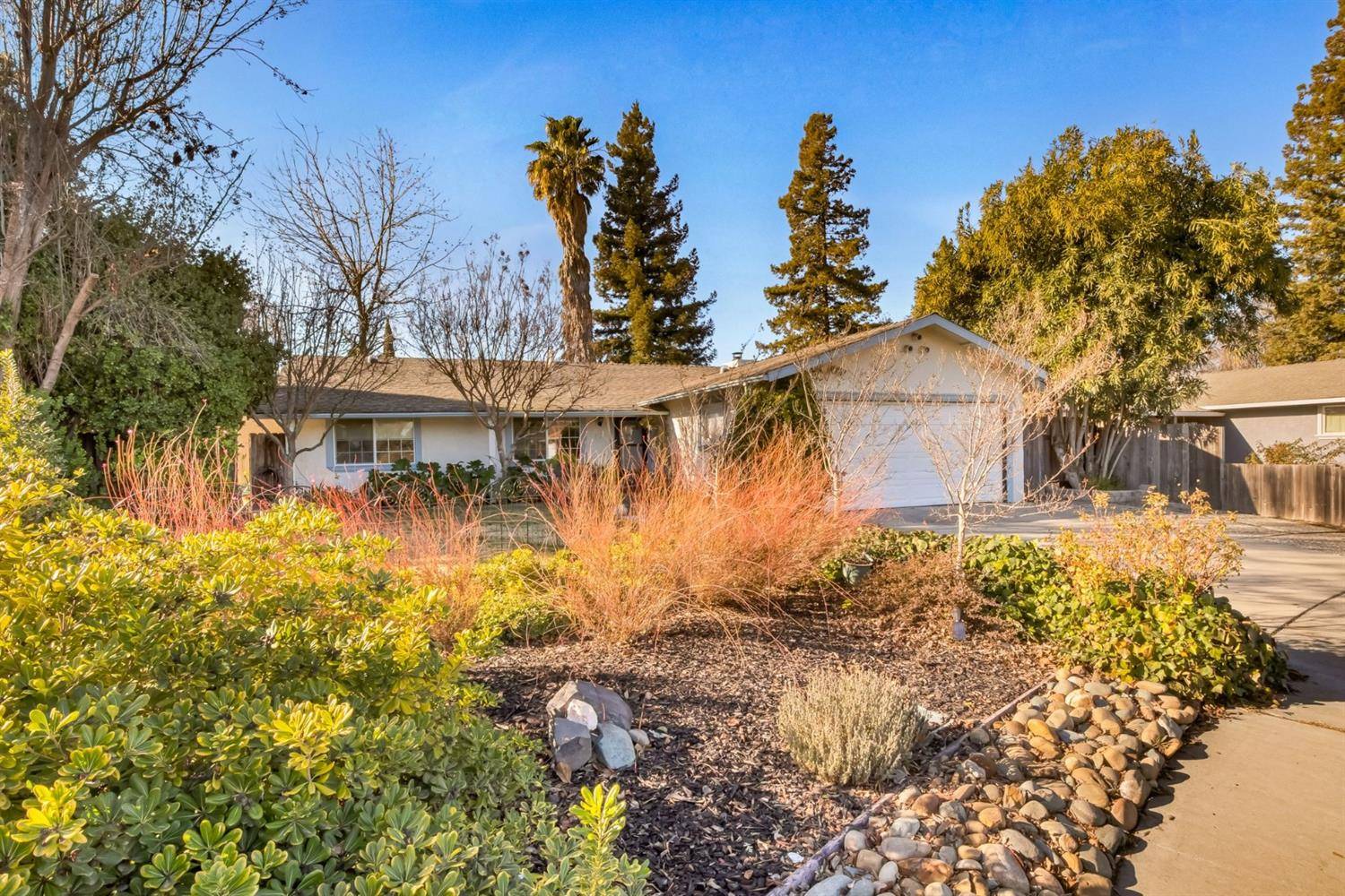 Woodland, CA 95695,221 Cascade ST