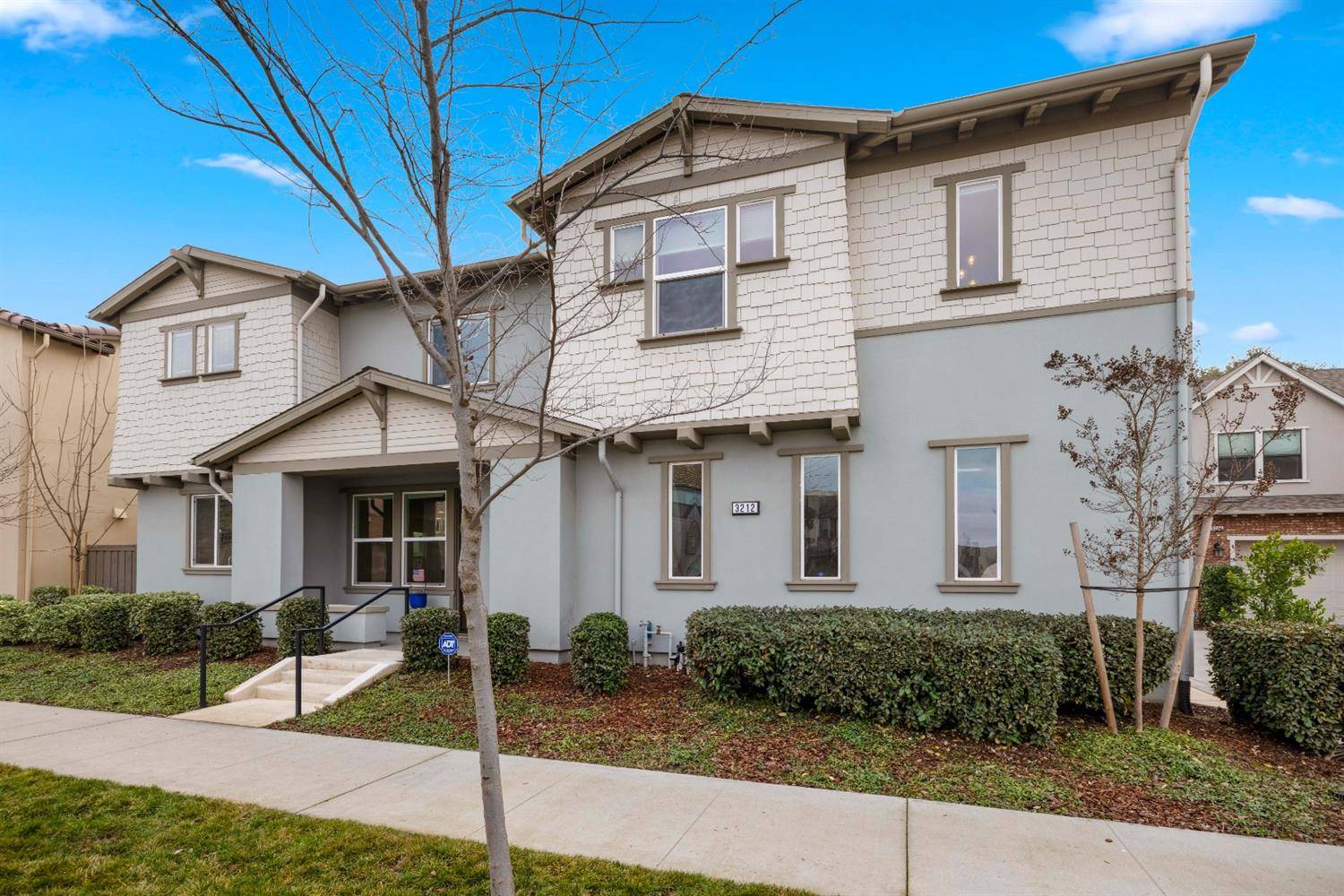 Sacramento, CA 95816,3212 Dullanty WAY