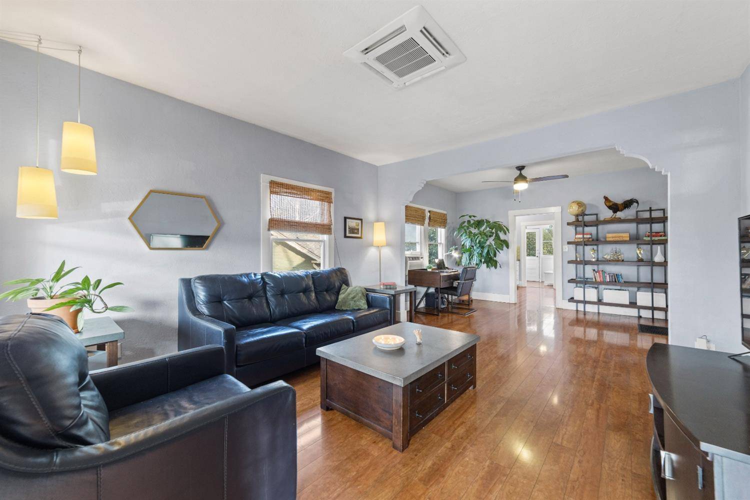 Sacramento, CA 95816,2609 C ST