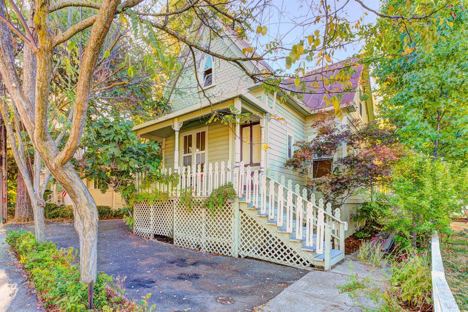 Grass Valley, CA 95945,411 Colfax AVE