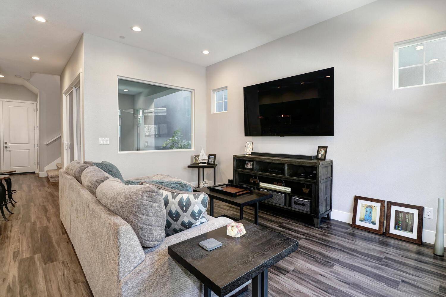 West Sacramento, CA 95691,3293 Falcon CT