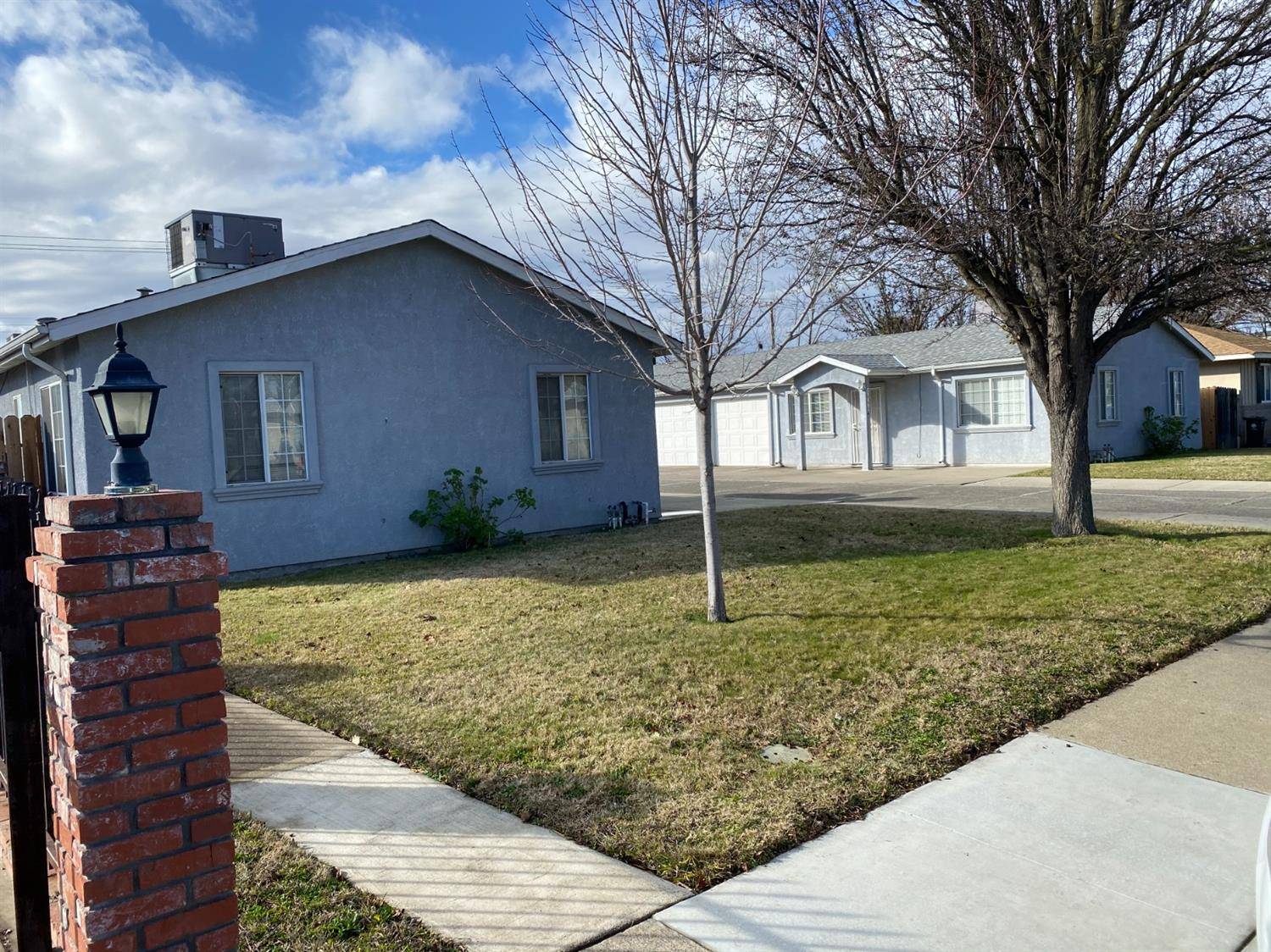 Sacramento, CA 95822,2072 20th AVE