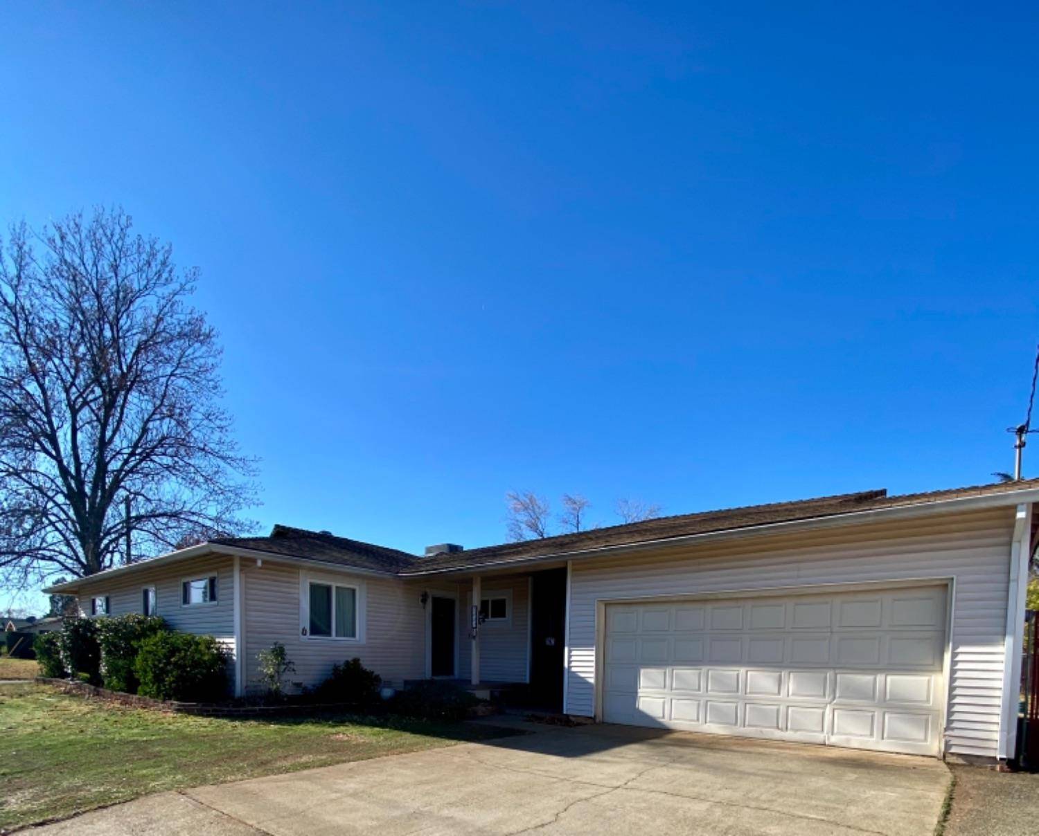 Redding, CA 96002,2882 Shasta View DR