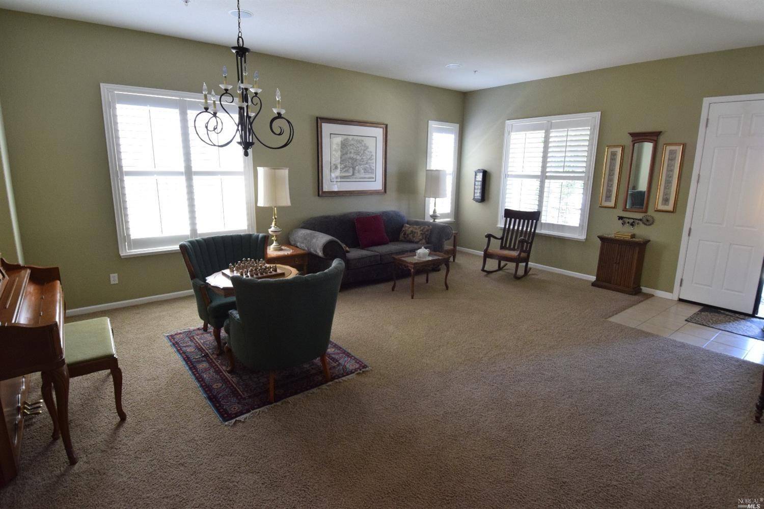 Dixon, CA 95620,855 Griffith DR