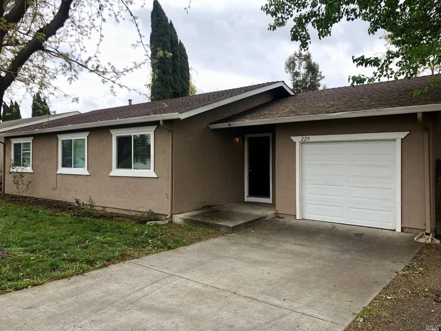 Suisun City, CA 94585,229 Long ST