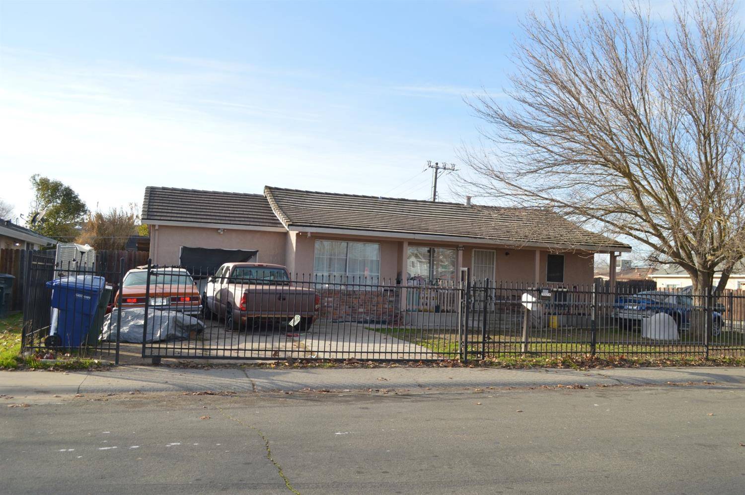Sacramento, CA 95822,6804 27TH STREET