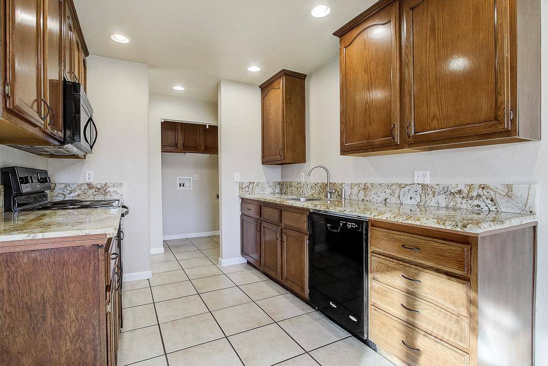 Galt, CA 95632,129 Sunshine DR