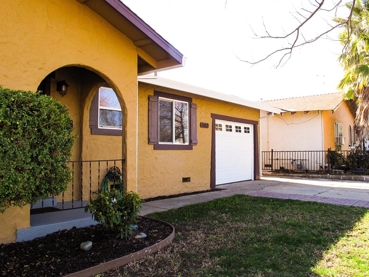 Sacramento, CA 95822,7457 Winkley WAY