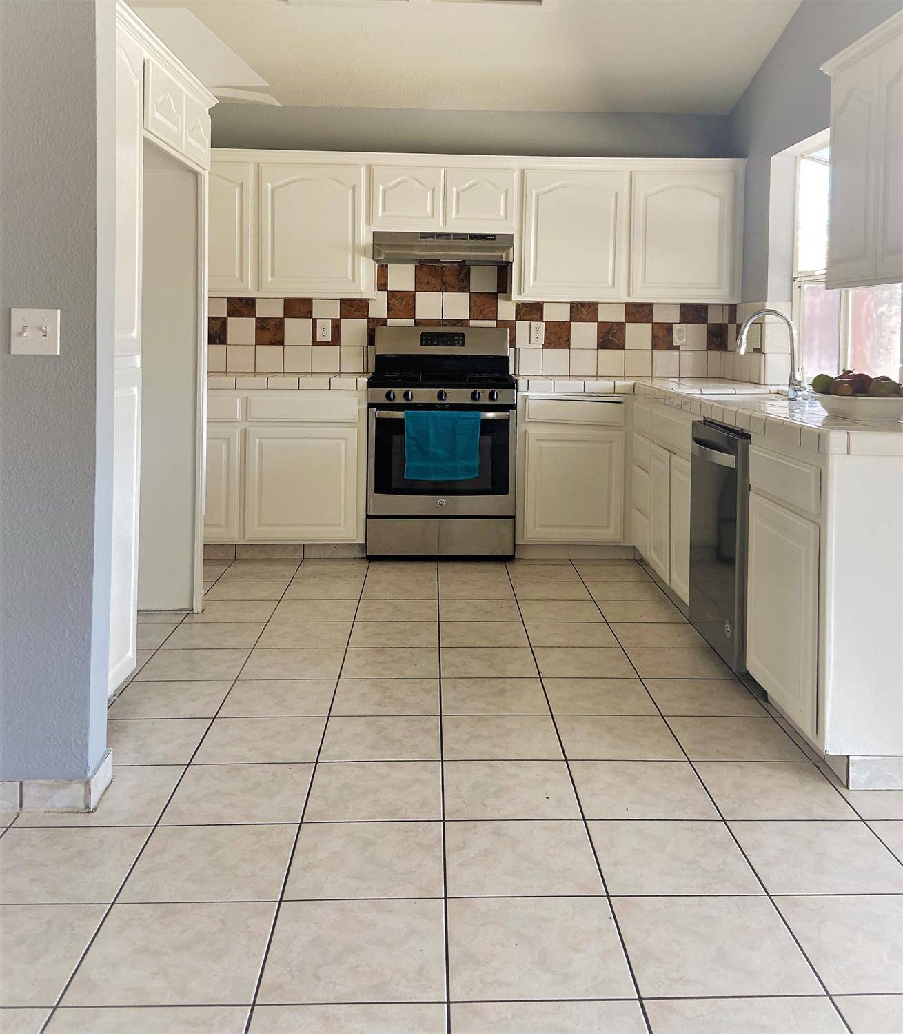 Modesto, CA 95351,944 Oak Grove RD