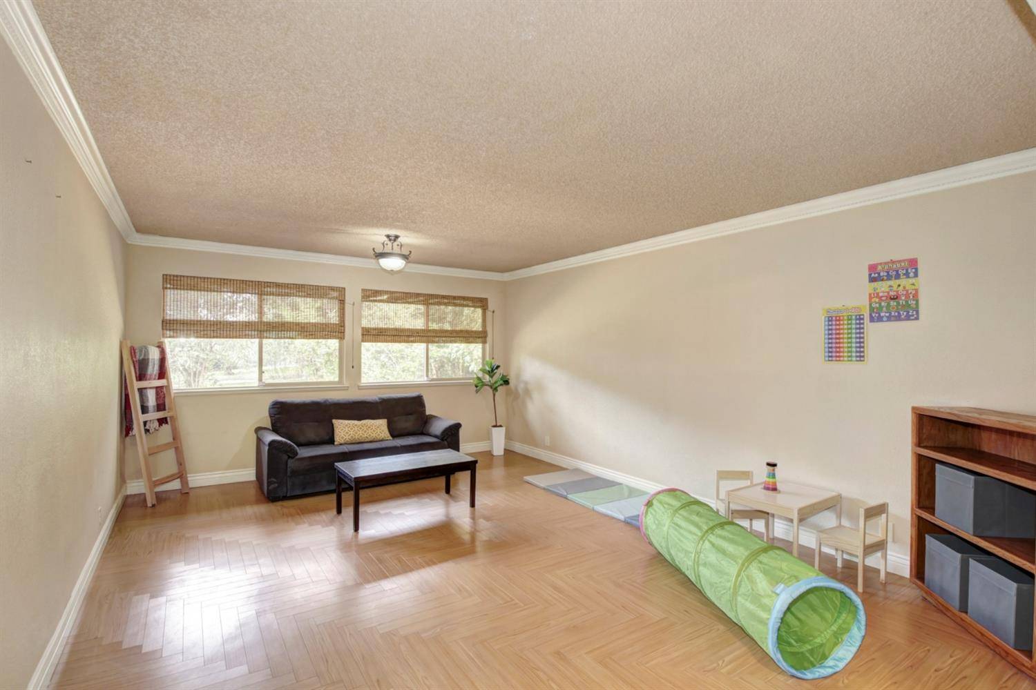 Fair Oaks, CA 95628,8931 Vincent AVE