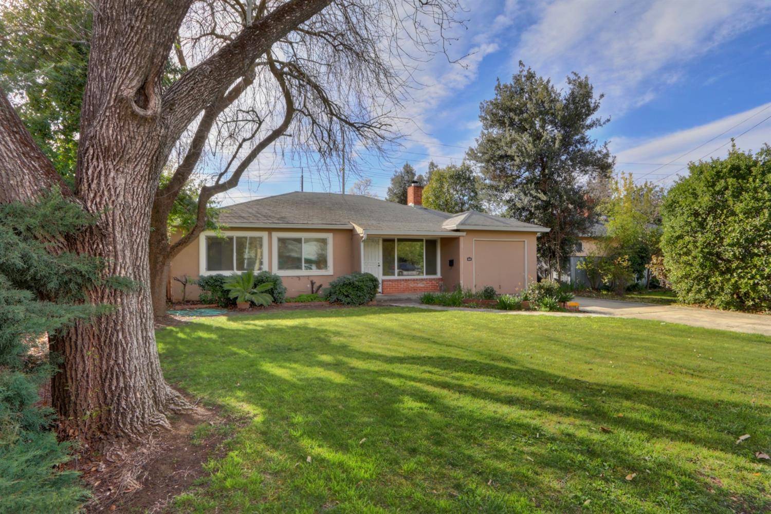 Davis, CA 95616,819 L ST