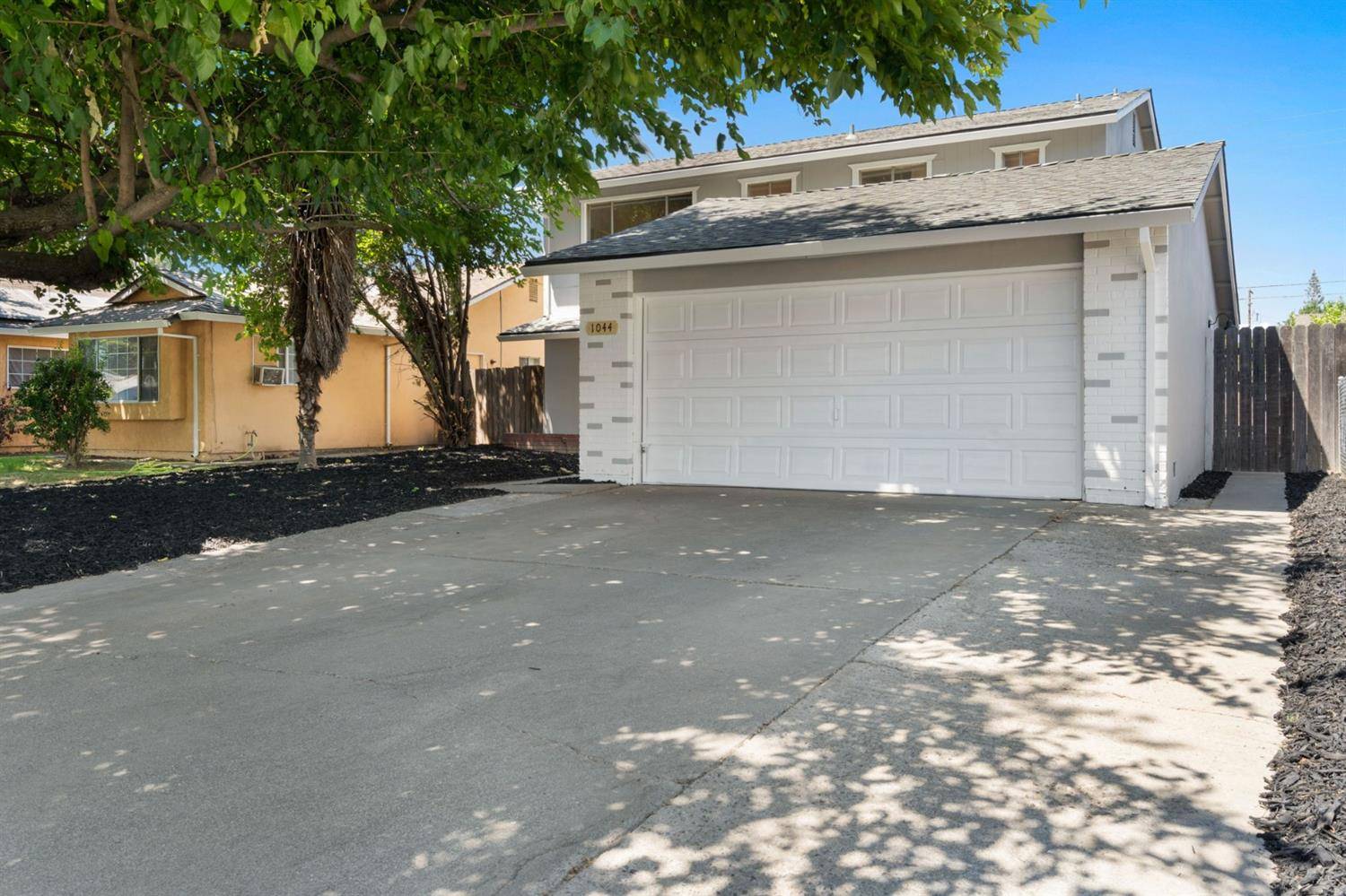 West Sacramento, CA 95605,1044 Anna ST