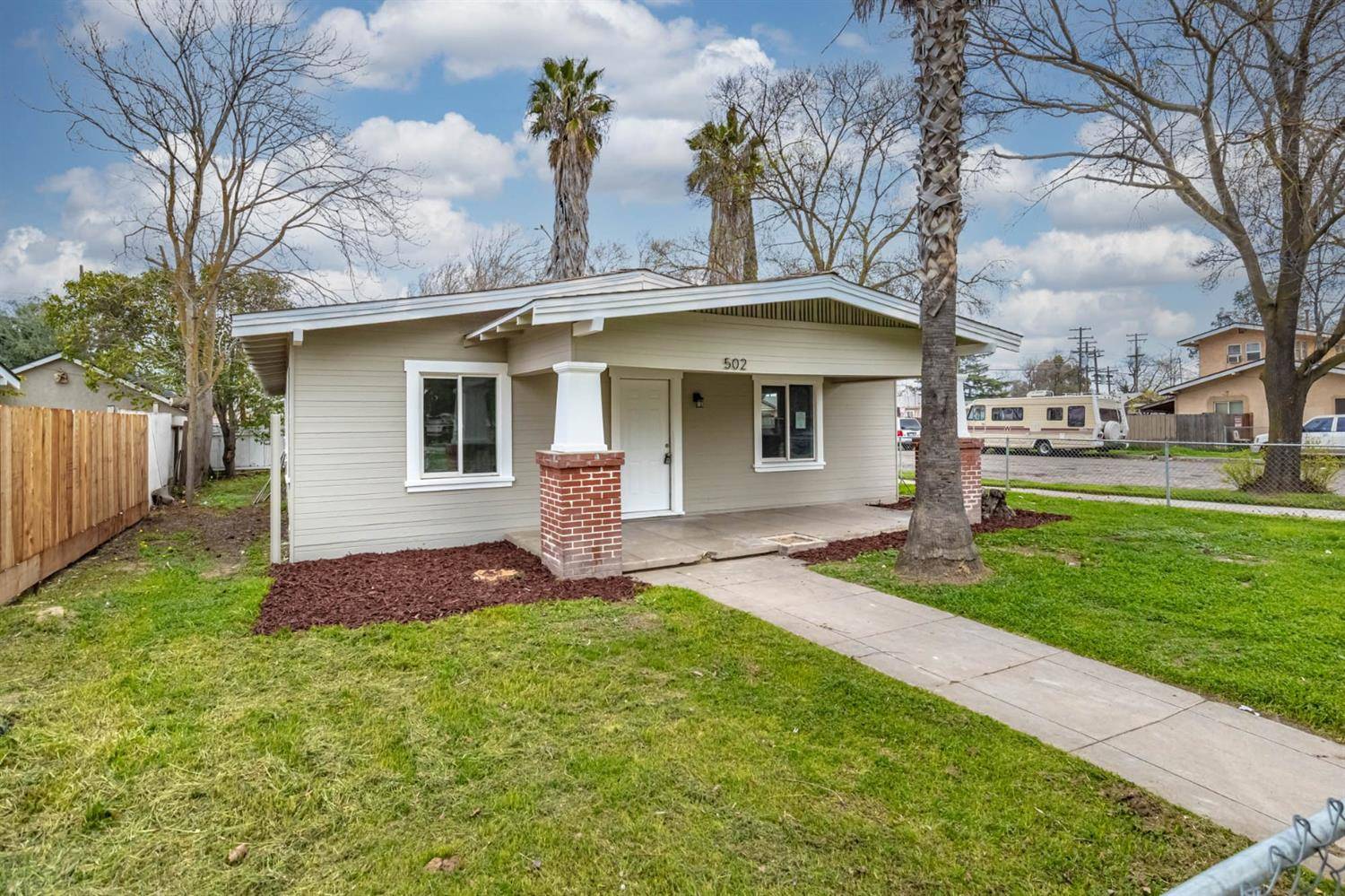 Modesto, CA 95351,502 4th ST