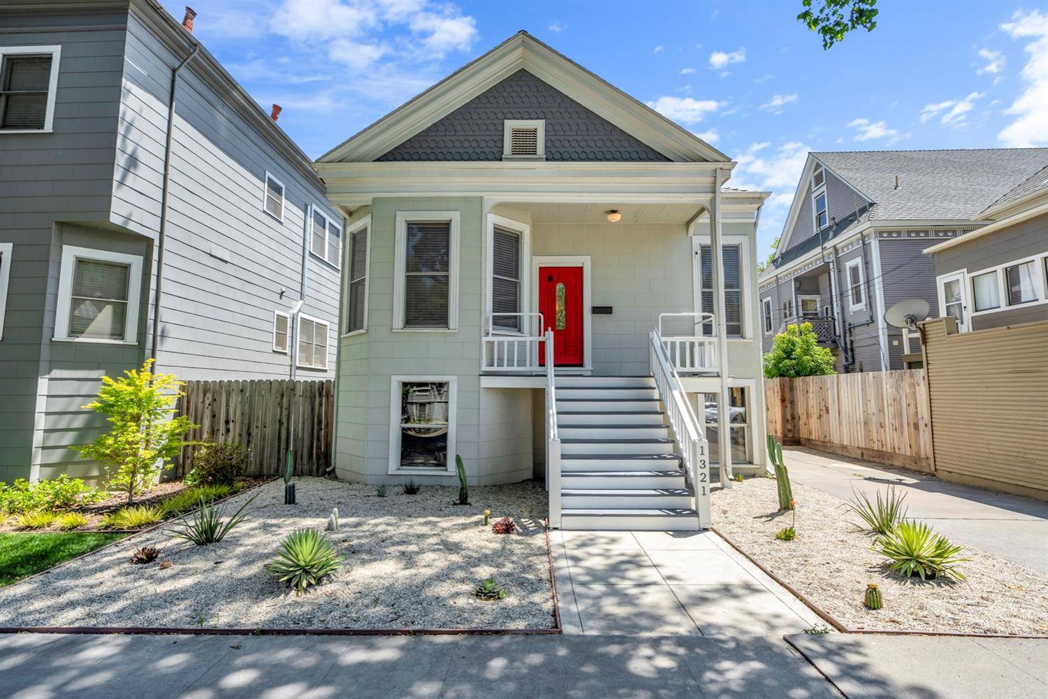 Sacramento, CA 95816,1321 24th ST