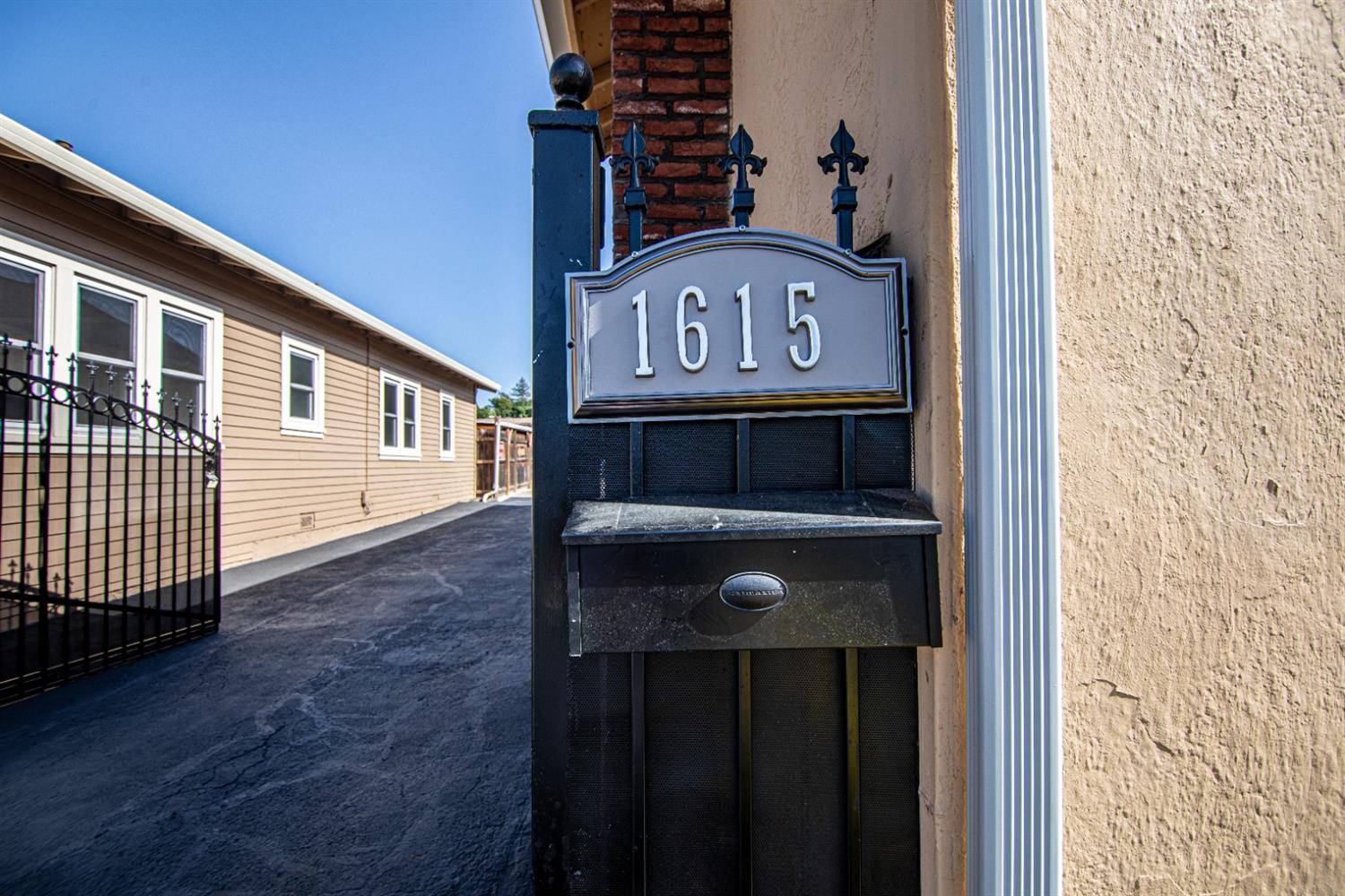 Hayward, CA 94541,1615 D ST