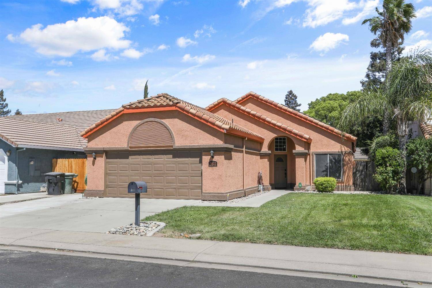 Modesto, CA 95355,3832 Monteview DR