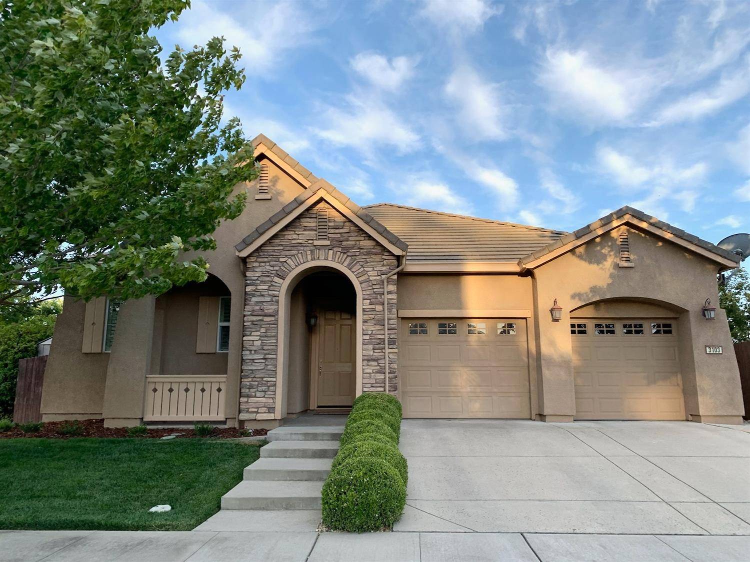 West Sacramento, CA 95691,3103 Apache ST