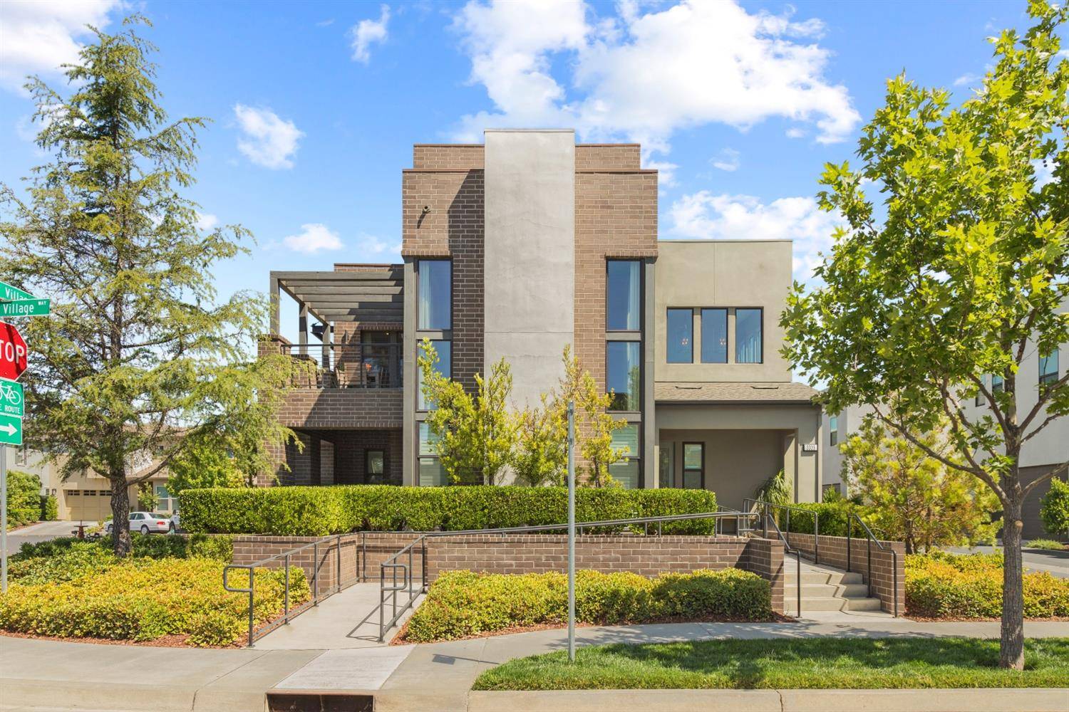 Sacramento, CA 95816,3339 McKinley Village Way