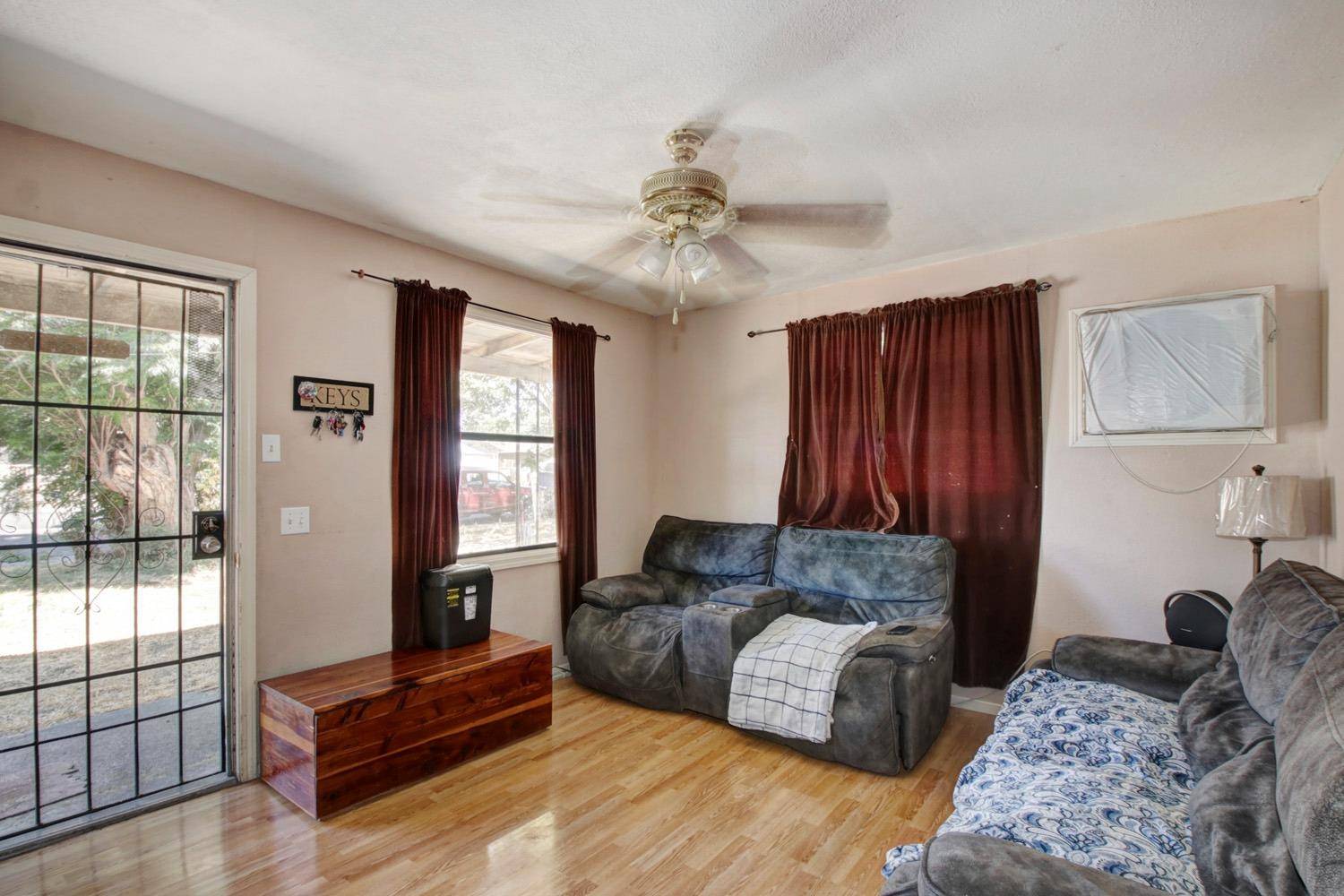 Woodland, CA 95695,110 N Walnut ST