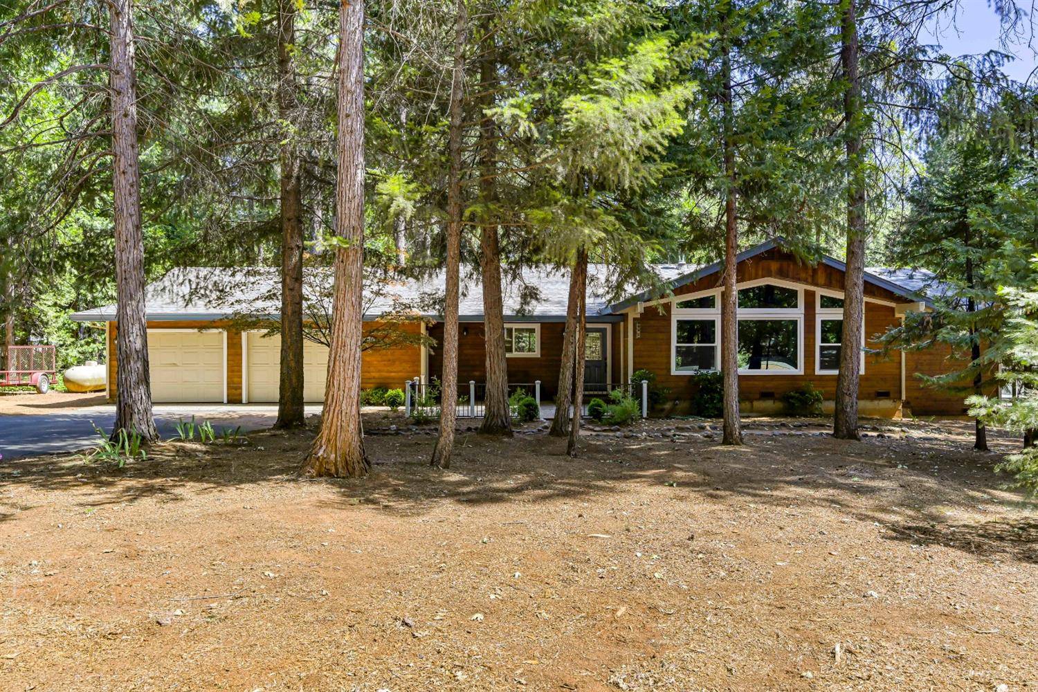 Foresthill, CA 95631,5425 Happy Pines DR
