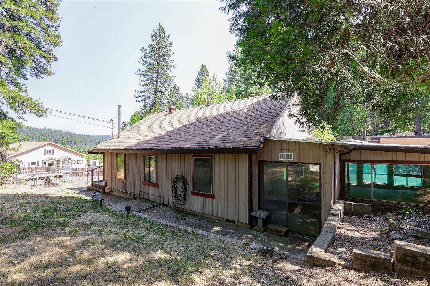 Grass Valley, CA 95945,587 Glenwood RD