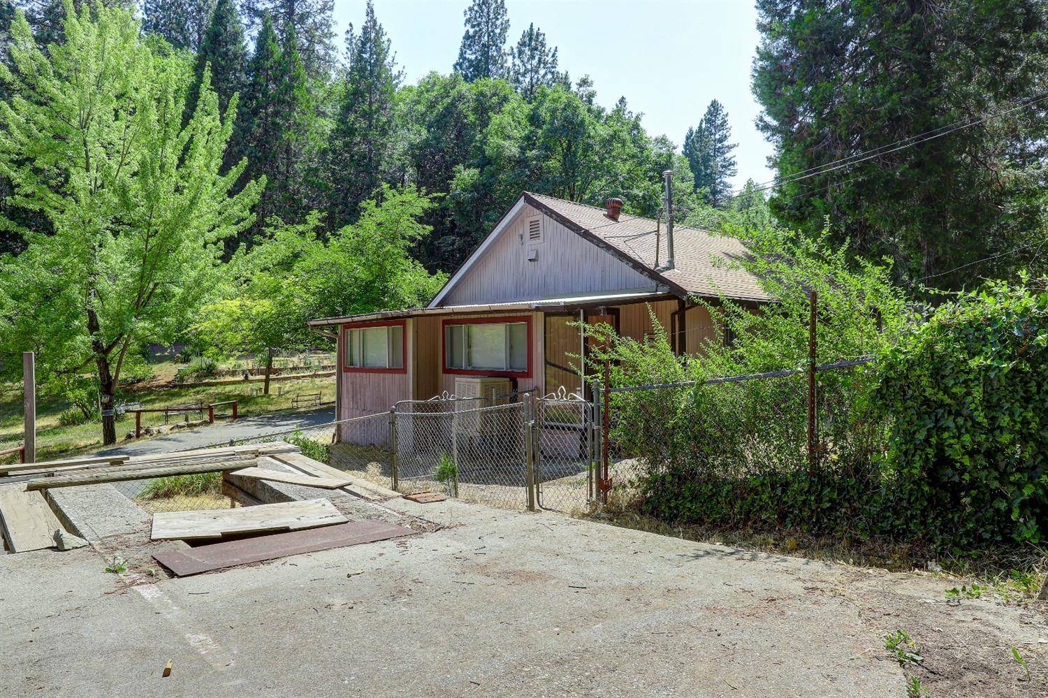 Grass Valley, CA 95945,587 Glenwood RD