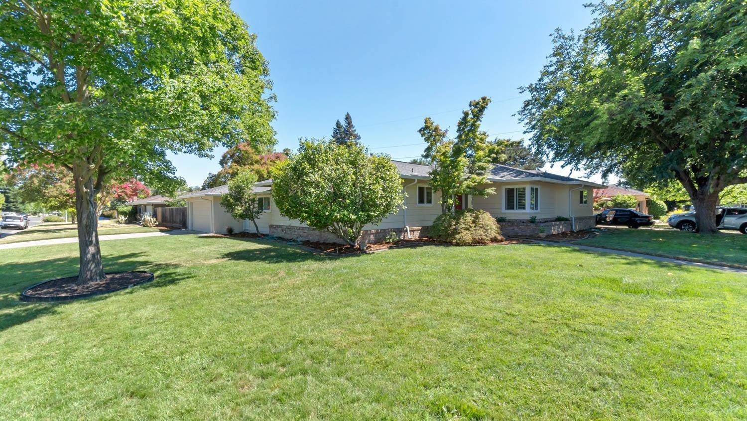 Sacramento, CA 95822,4301 KENSTON WAY