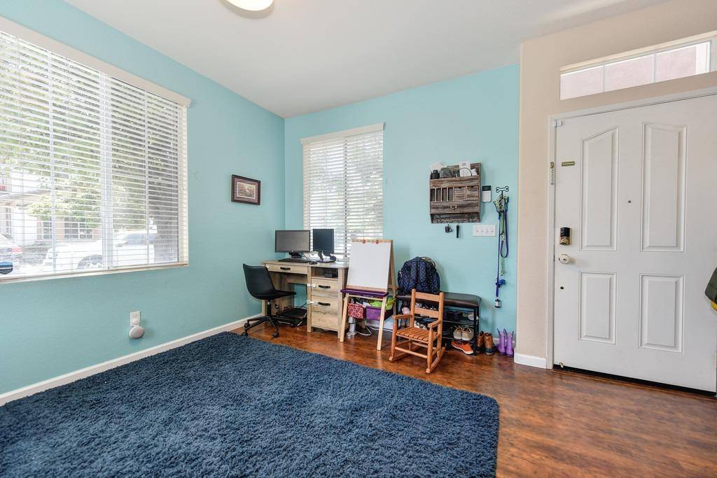 Sacramento, CA 95834,351 Penhow CIR