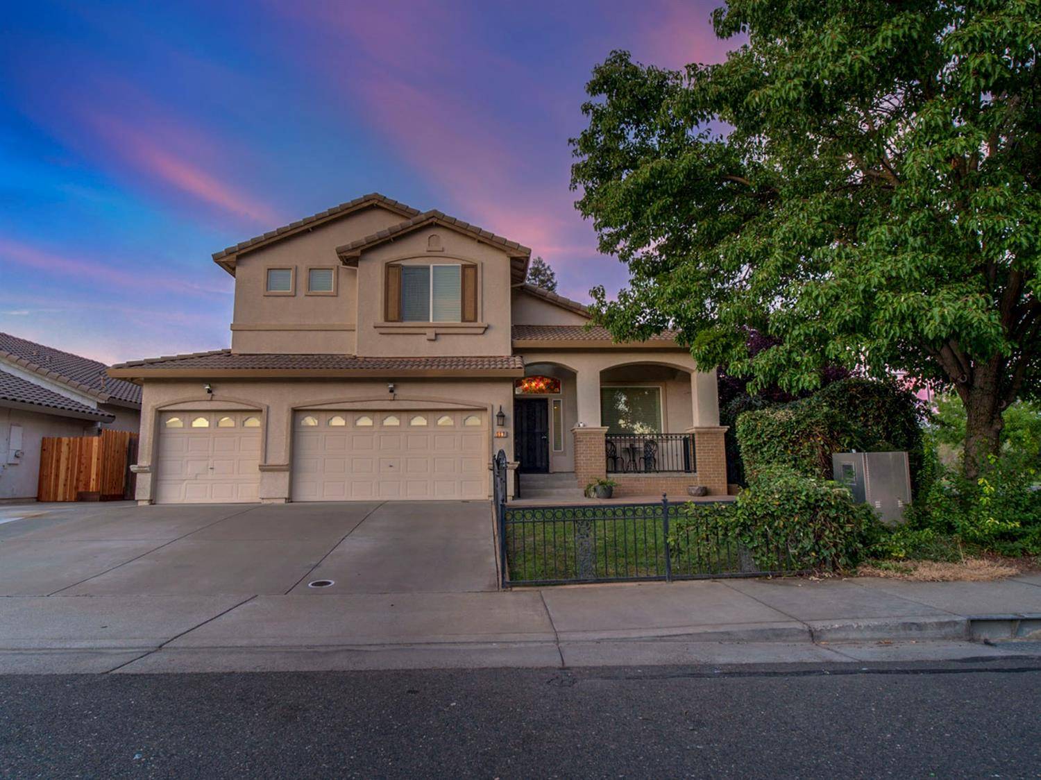 Galt, CA 95632,957 Park Terrace DR