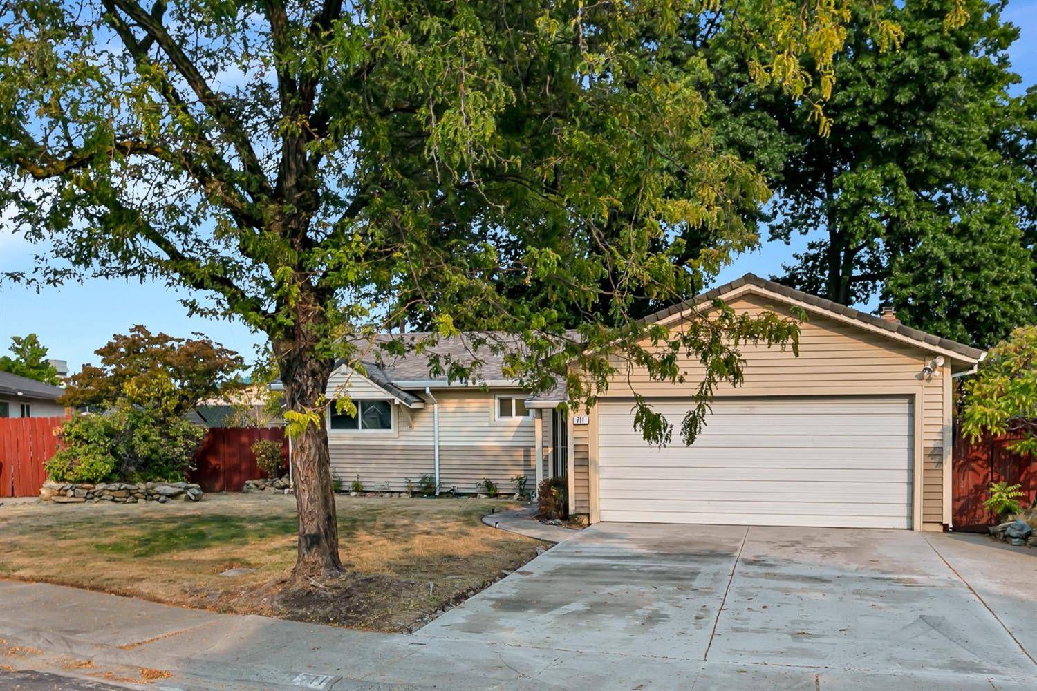 Roseville, CA 95678,711 Jo Anne LN