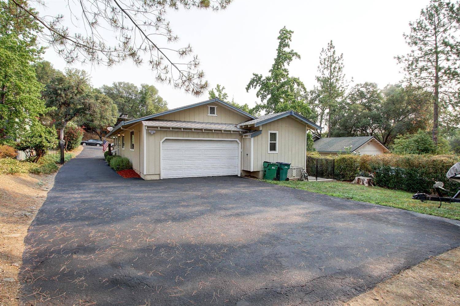 Auburn, CA 95602,24037 Green Valley RD