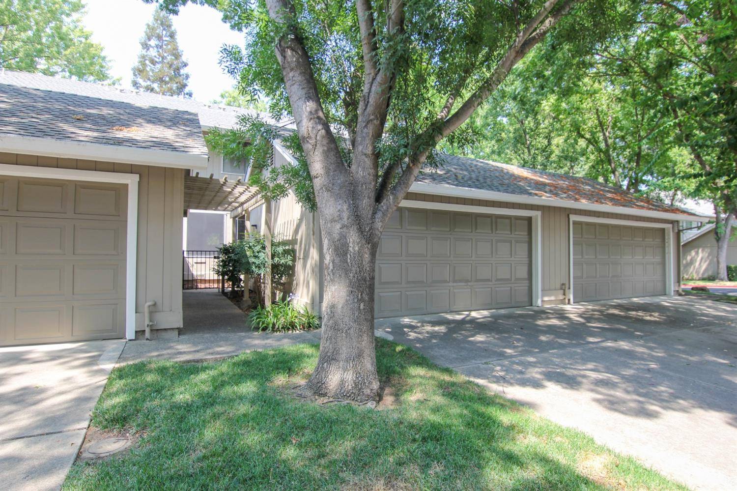 Citrus Heights, CA 95610,8094 Briar Ridge LN