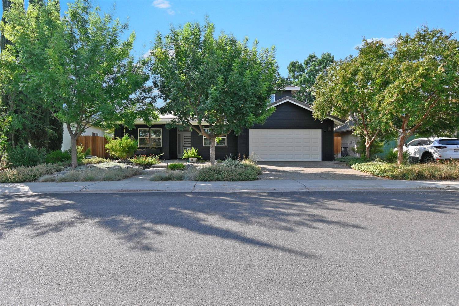 Davis, CA 95618,2708 Rockwell DR