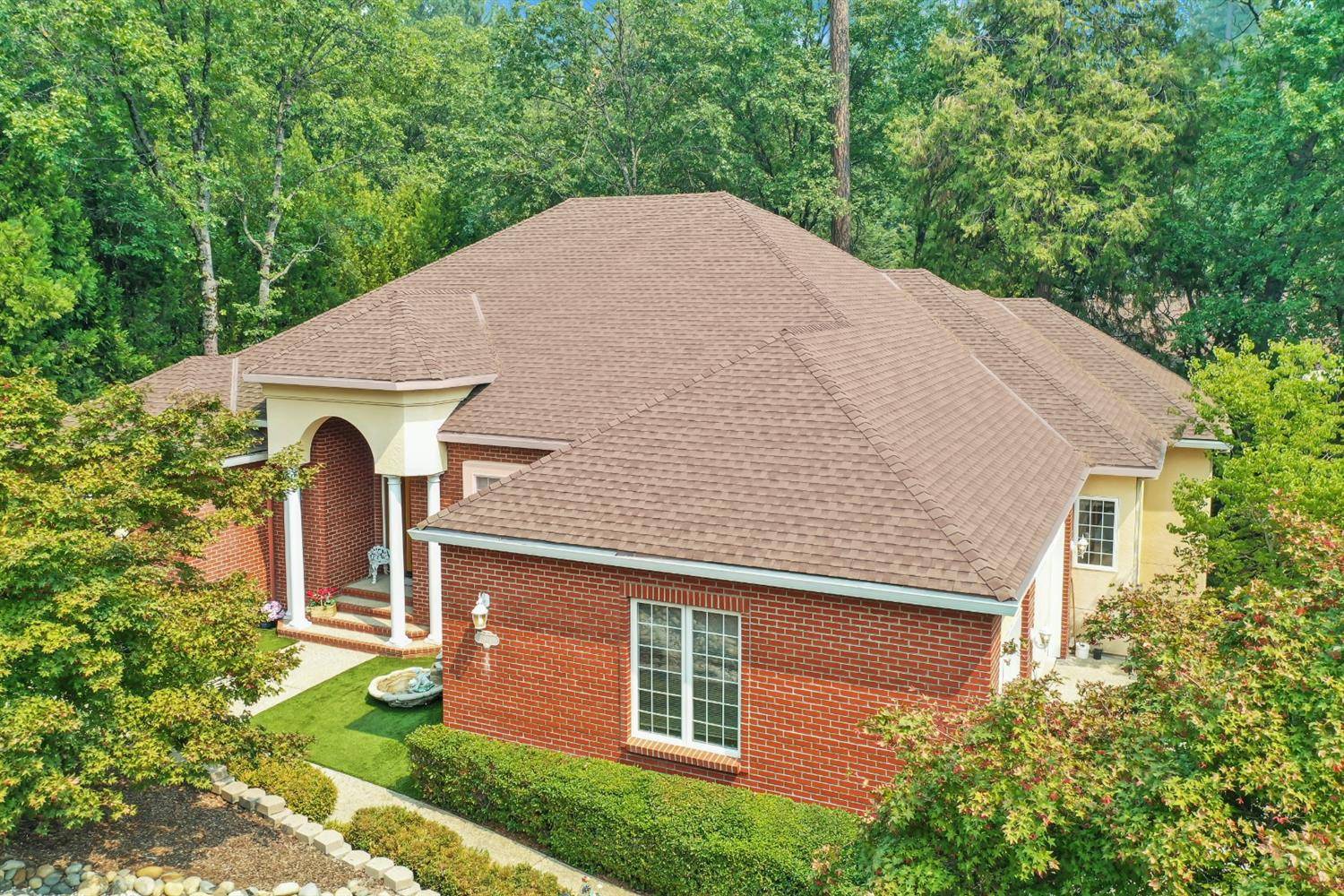 Grass Valley, CA 95949,901 Freeman LN