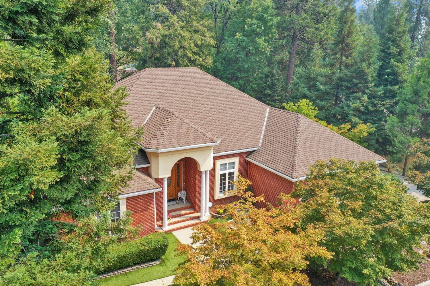 Grass Valley, CA 95949,901 Freeman LN