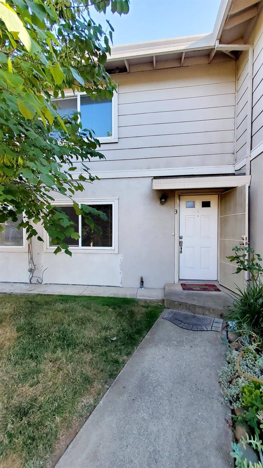 Carmichael, CA 95608,5317 Manzanita AVE #3