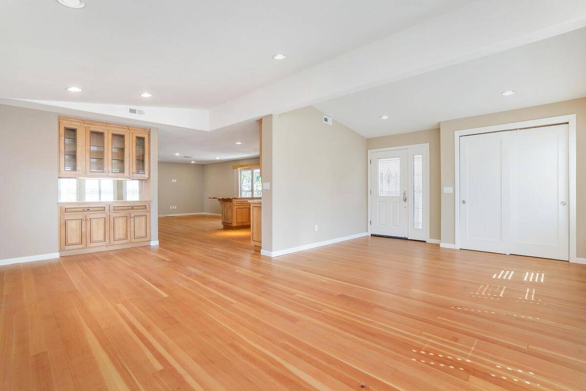 Sacramento, CA 95827,166 Dutchess WAY