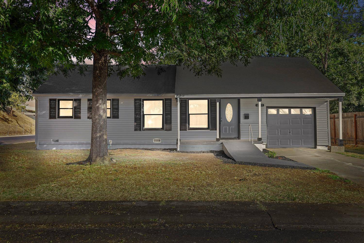 Stockton, CA 95204,2551 Inman AVE