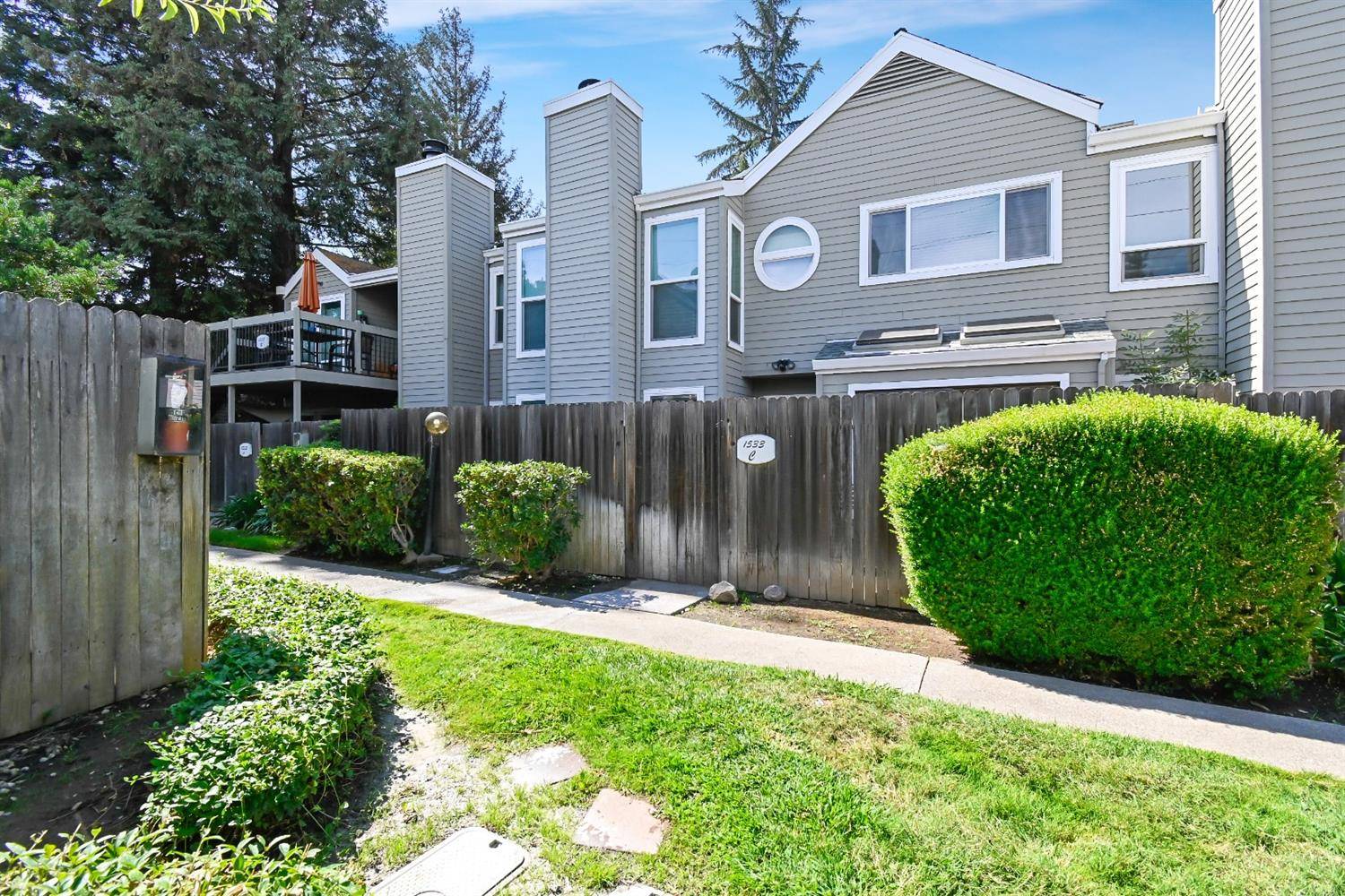 Sacramento, CA 95825,1533 Hood RD #C