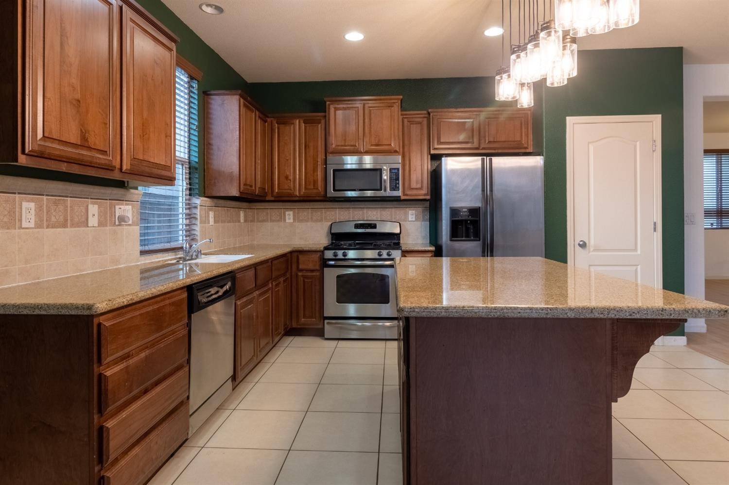 Roseville, CA 95747,2580 Ranchland WAY
