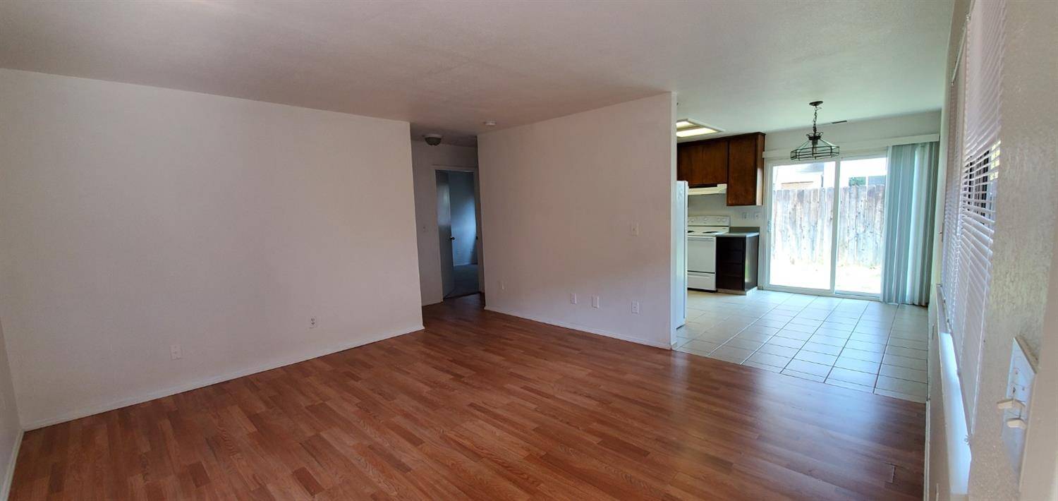 Ripon, CA 95366,204 N Locust AVE