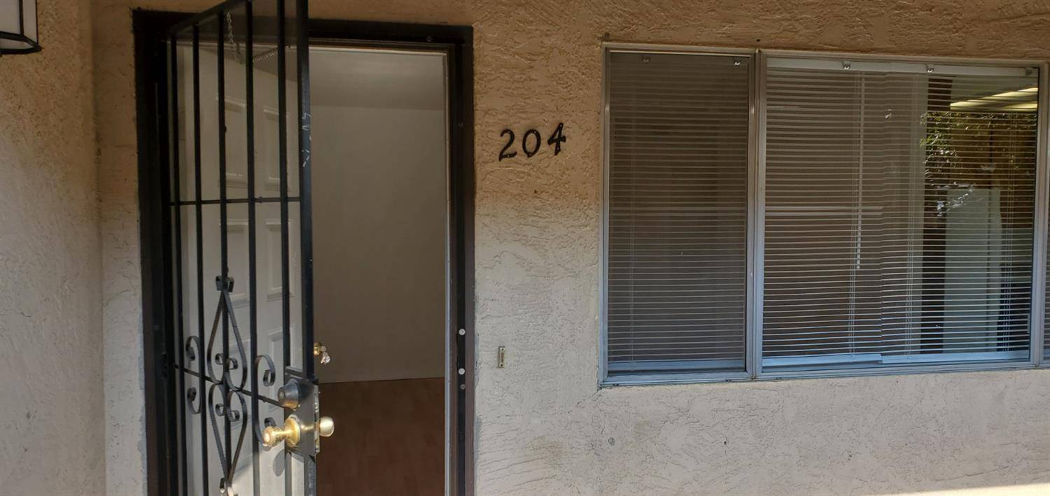 Ripon, CA 95366,204 N Locust AVE