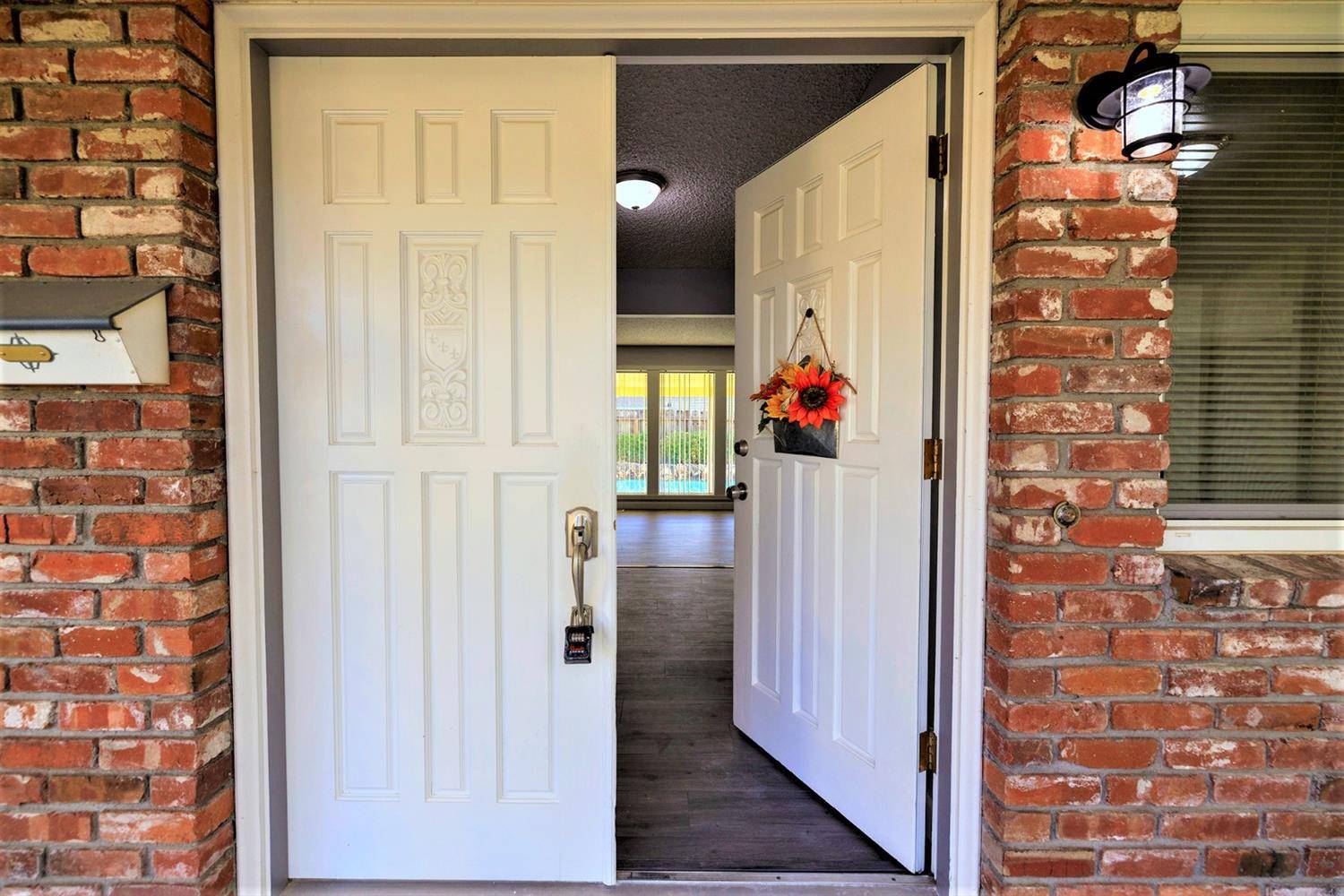 Modesto, CA 95356,612 Mayflower ST