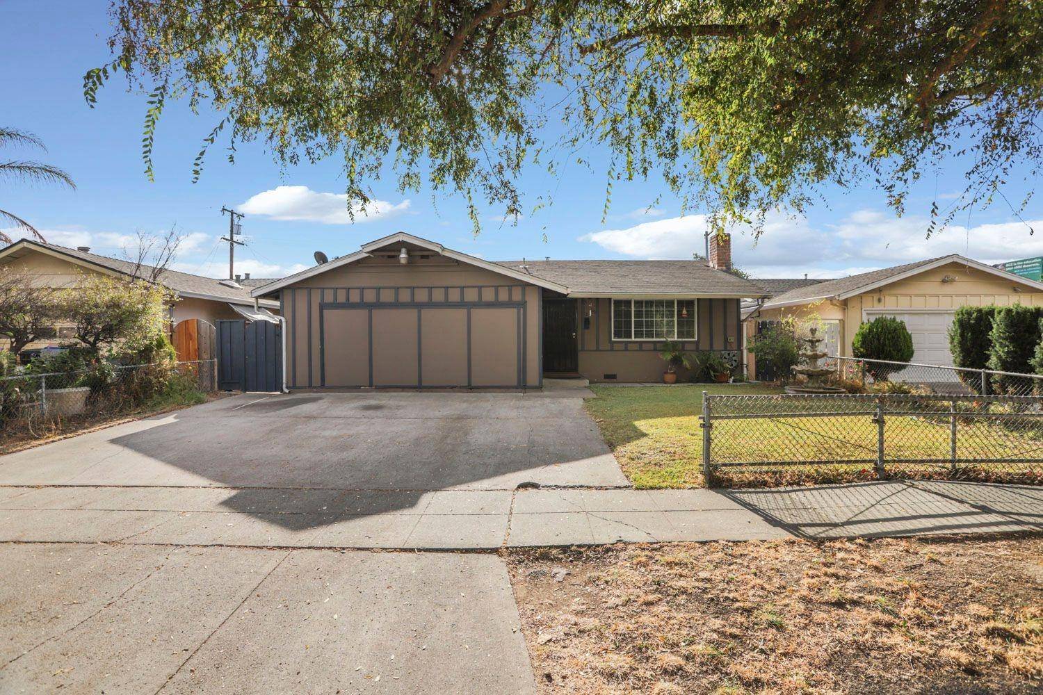 San Jose, CA 95116,2376 Sleepy Hollow LN