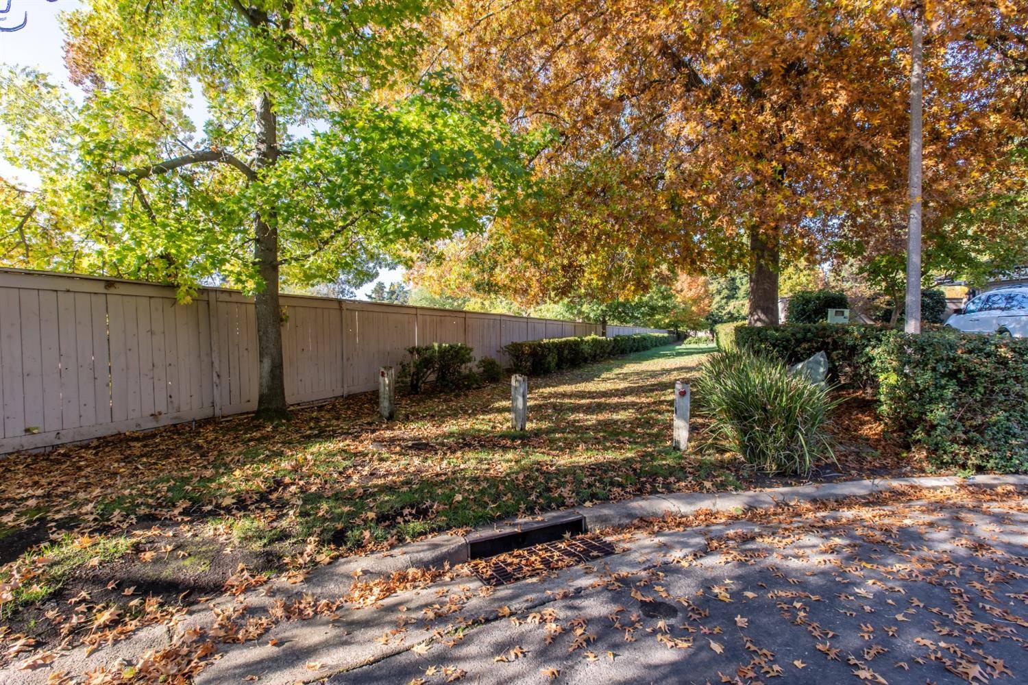 Roseville, CA 95661,320 Emerson CT