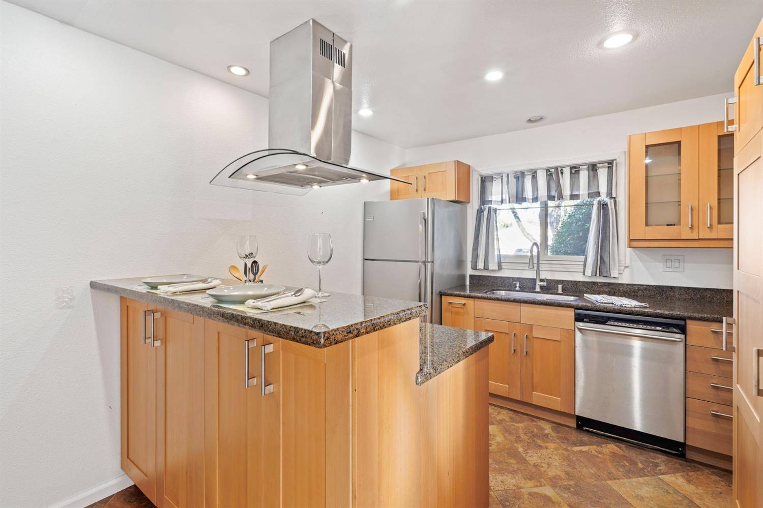 San Jose, CA 95123,5833 Arapaho DR