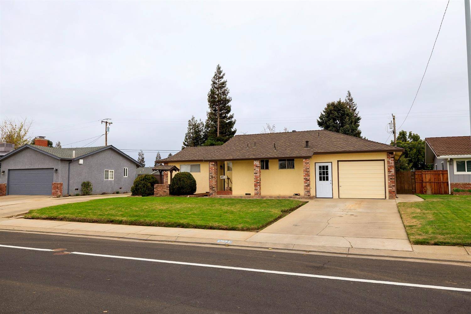 Escalon, CA 95320,2134 Yosemite