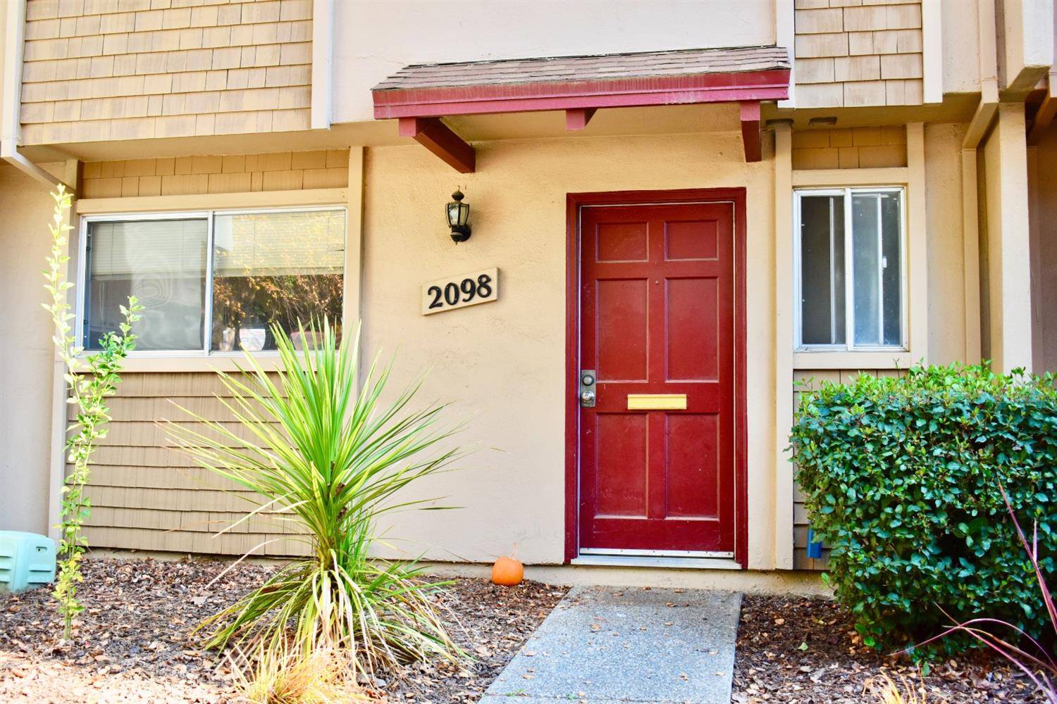 Davis, CA 95616,2098 Alta Loma ST