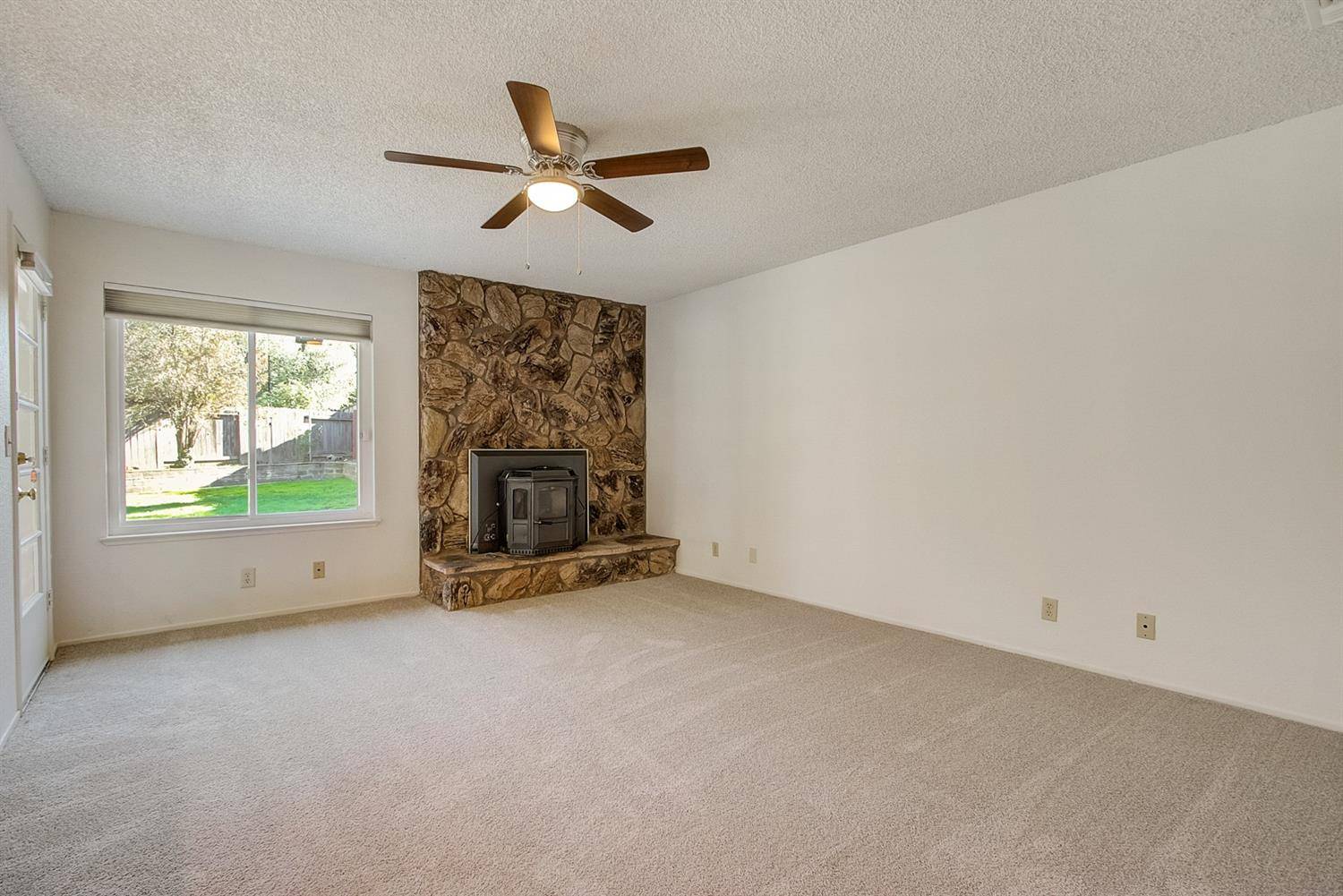 Roseville, CA 95661,1305 Greenborough DR