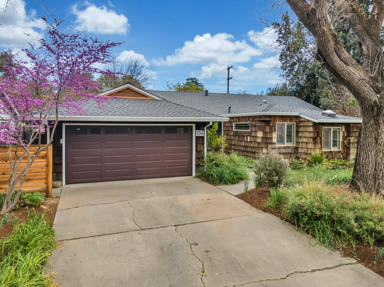 Davis, CA 95616,734 Hawthorne LN